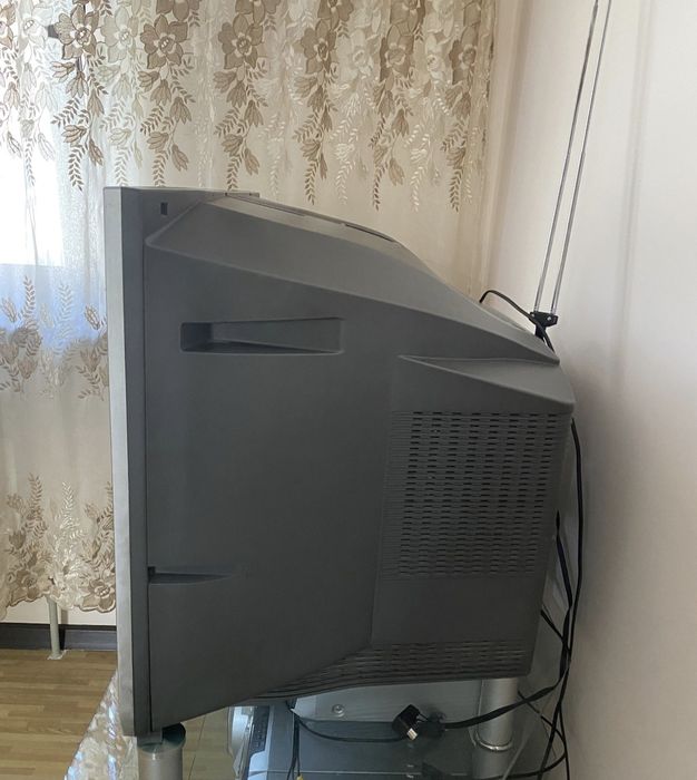 Телевизор с тумбой