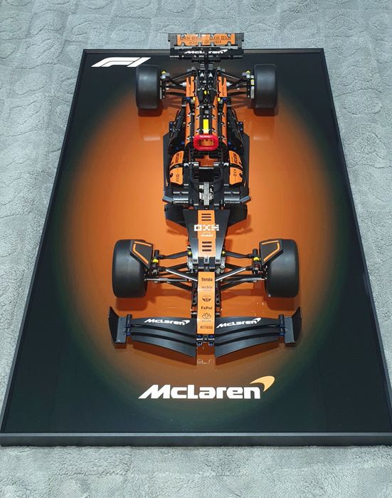 Конструктор Lego Формула-1 McLaren MCL38 и рамка держатель для болида