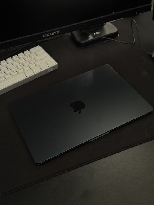 MacBook Air M4 13”  256gb/16gb 100% baterie