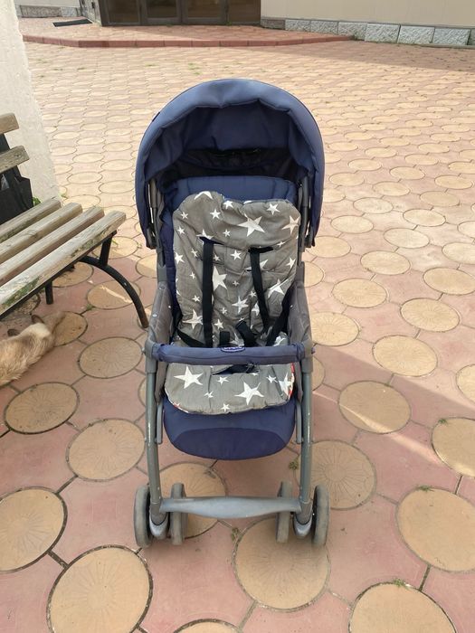 Продам прогулочную коляску Chicco comfort