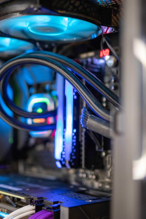 Sistem PC Gaming i9 9900K RTX 3070 White SSD 32GB RAM Corsair Liquid
