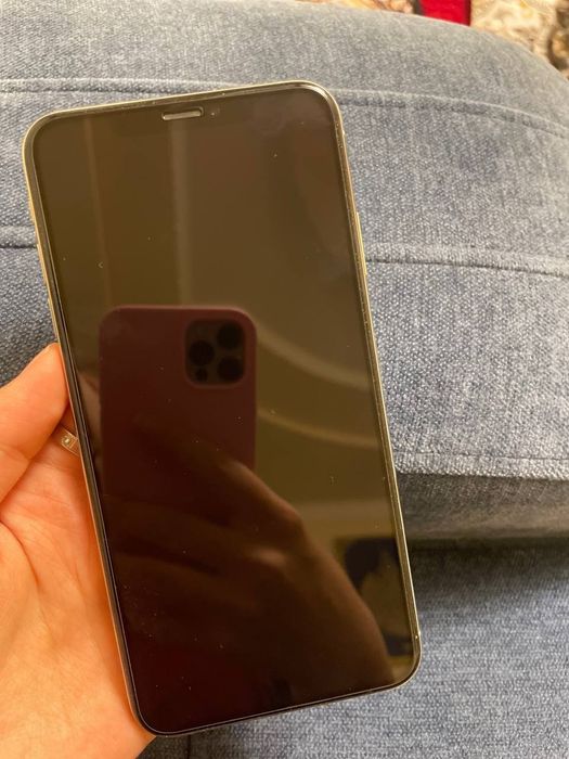 XS  max sotiladi srochna