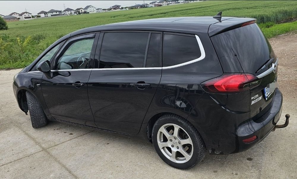 Vând Opel Zafira C Tourer 7 locuri