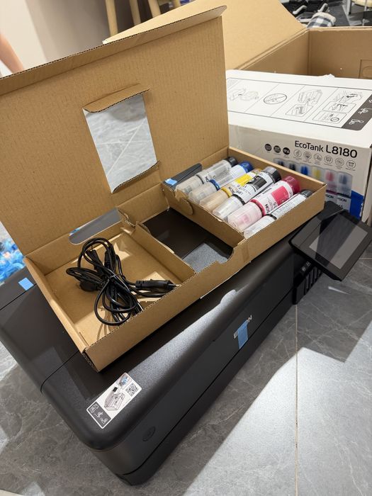 Принтер Epson L8180. Фотопринтер. Принтер А3,А3+ новый не использован