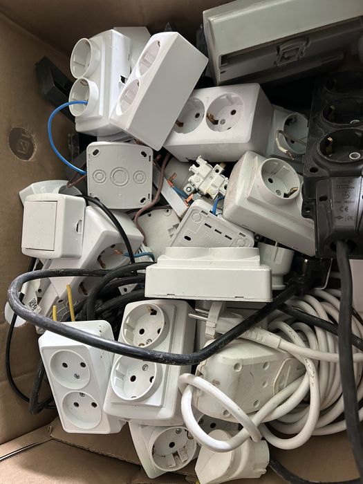 Розетки выключатели