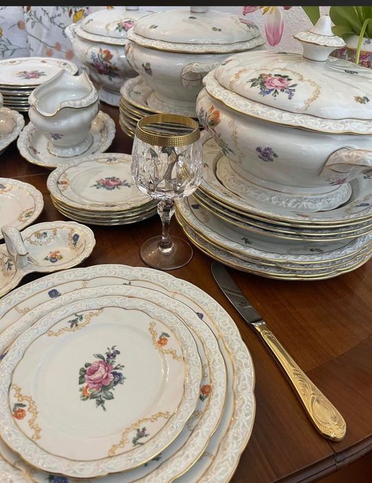 Голям антикварен порцеланов сервиз Graf von Henneberg – 52 части