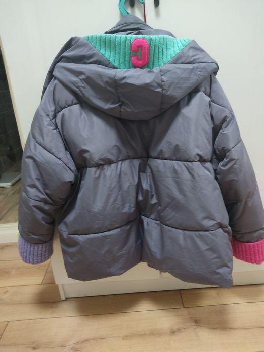 Продам куртку женскую