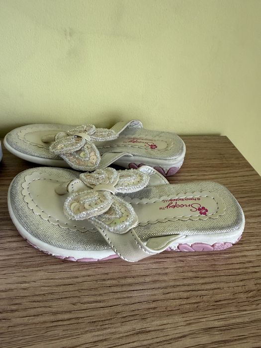 Обувки за момиче за пролет и лато 22 номер