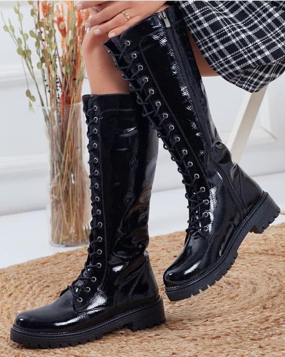 Разпродажба на боти и ботуши