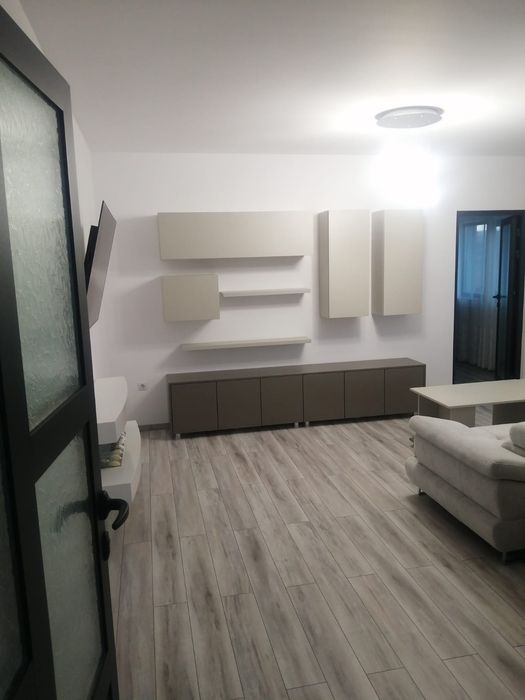 Închiriez hală  Show-Room/ in Jucu, Front la E60/ curte