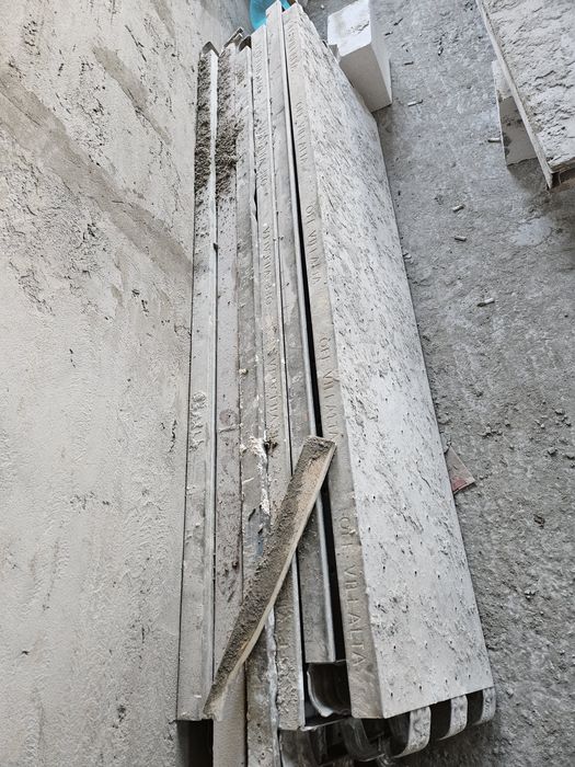 Vand Podine metalice schela.