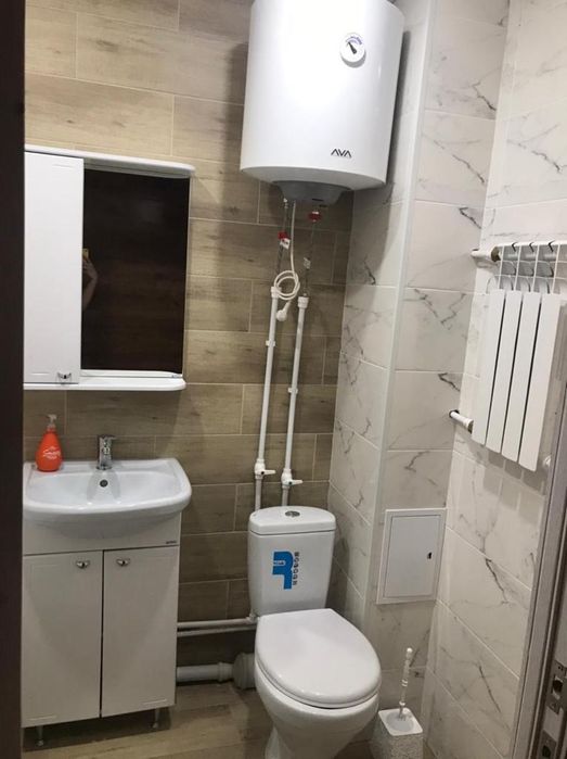 По часам ,ночь, день,сутки