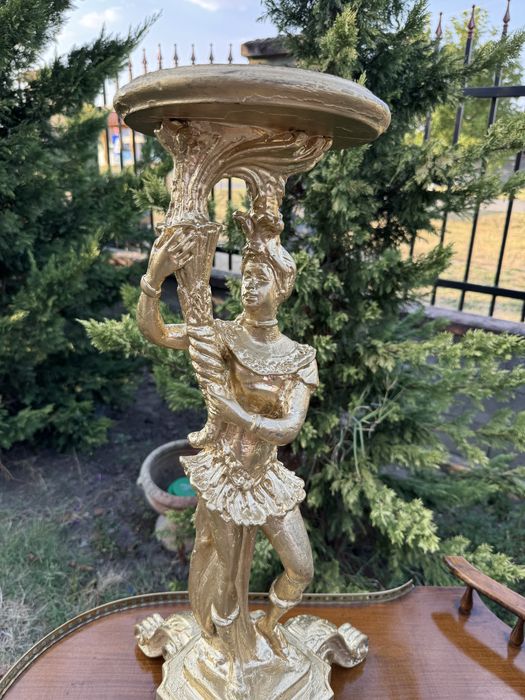 Postament din lemn, aurit