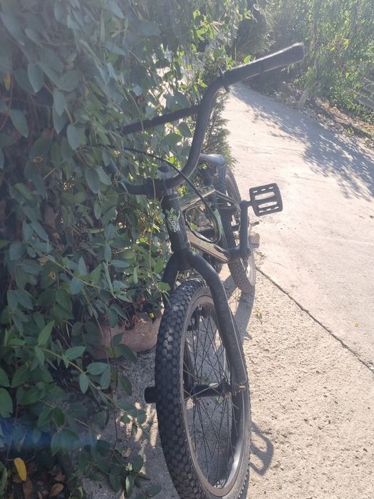 Bicicleta bmx cu frana de spate