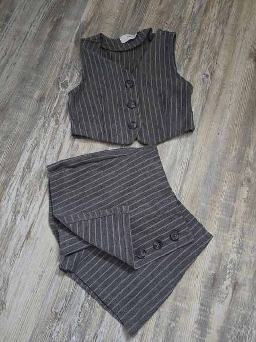 Официални детски дрешки за момиче 122-128 размер