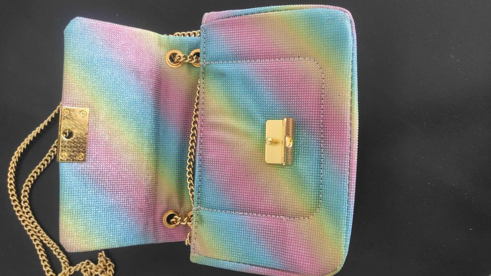 Лятна дамска чанта | шарена | със синджир