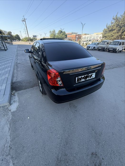 Jentra qora polni radnoy