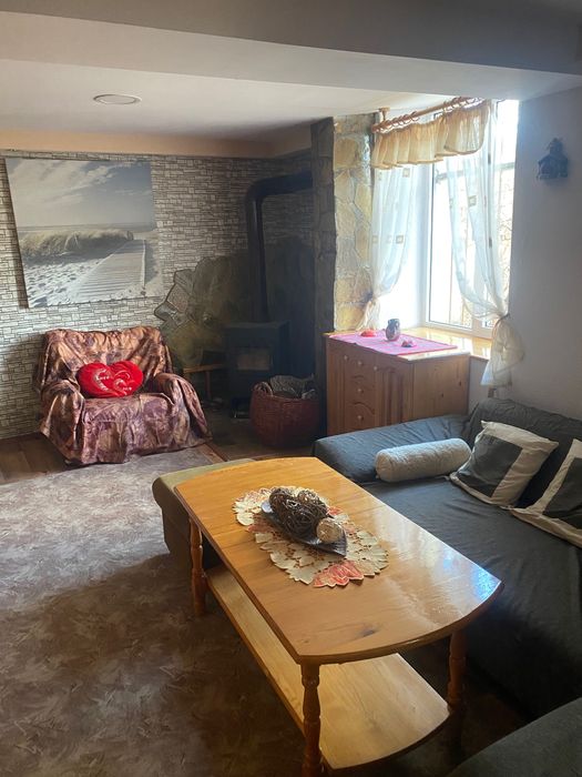 Продава селска къща с панорама река