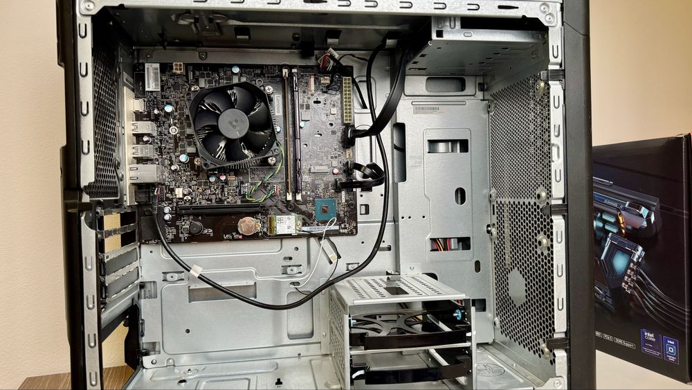 Calculator Lenovo Legion T530-28ICB, componente, cadou joc