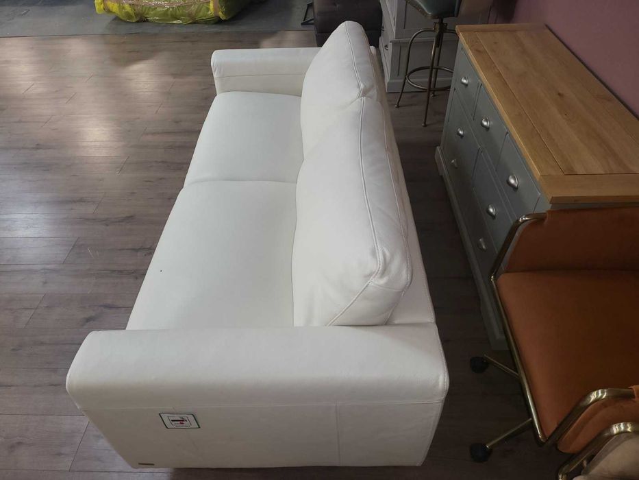 Италиански светло кремав кожен диван тройка "NATUZZI"
