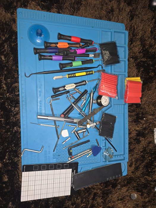 Set complet de reparat electronice telefoane surubelnita cutter