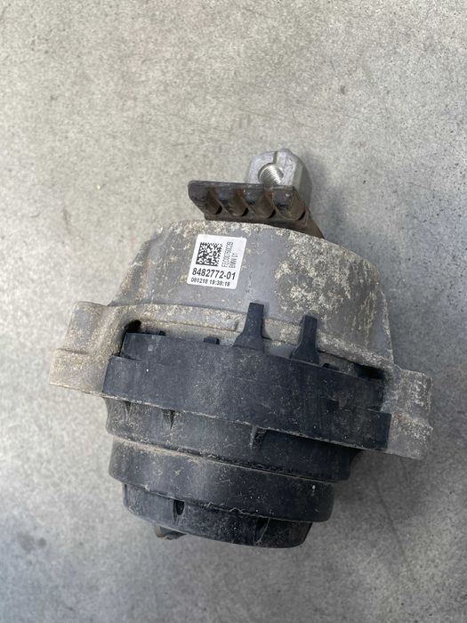 Tampon motor stanga Bmw seria 5/6/X3/X4/X5 xDrive cod 8482772