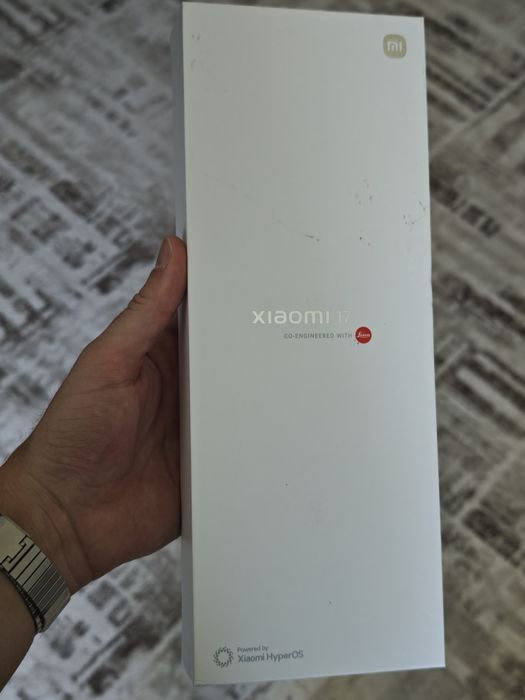 Xiaomi 17 (12/512GB) Като Нов
