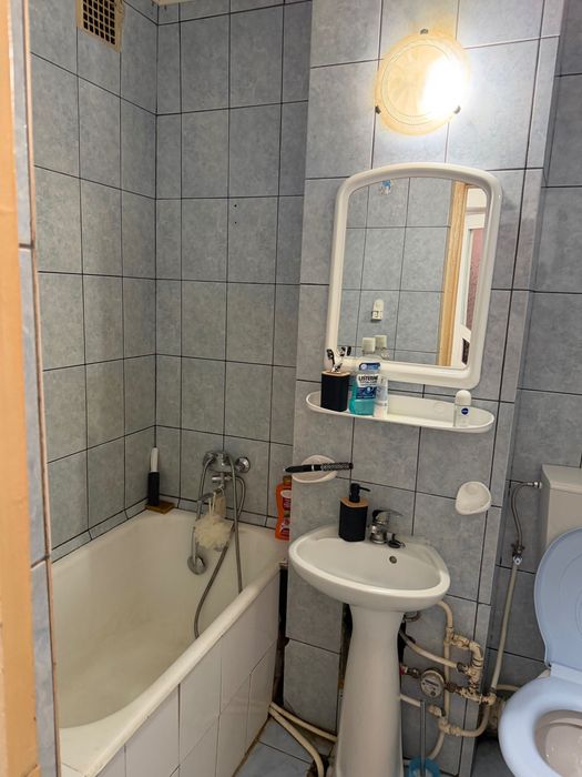 Vand apartament 2 camere etajul IV Cugir