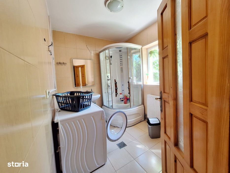 Vila 4 camere, garaj, utilată, Bacău,Cartierul CFR