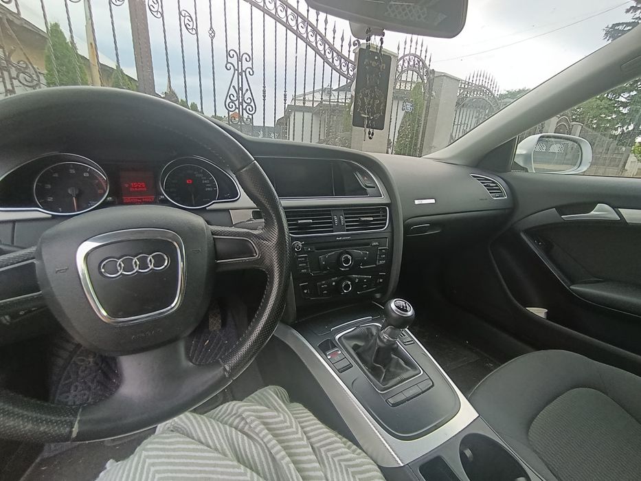 Vând Audi A5 8T Coupe