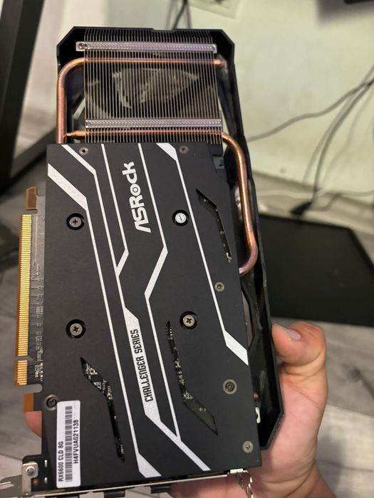 Vând placă video AsRock ( AMD ) Radeon RX 6600
