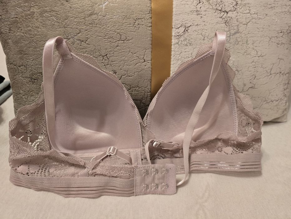 Vand sutien nou,  marimea m