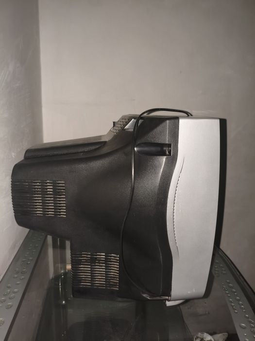 LG Golden Eye televizor