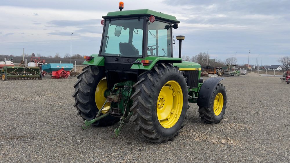 Tractor John Deere 3350