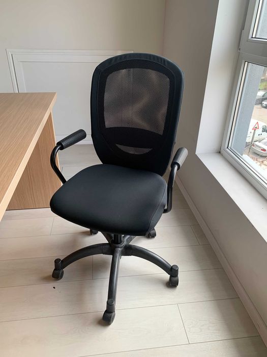 Дървени бюра за офис / Wooden office desks (9x)