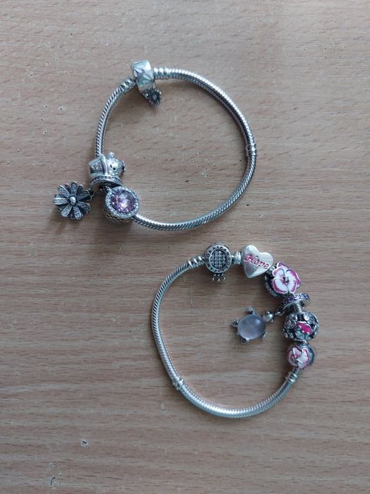 Сребърни Pandora гривни и талисмани