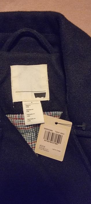 Vând geaca damă Levi's