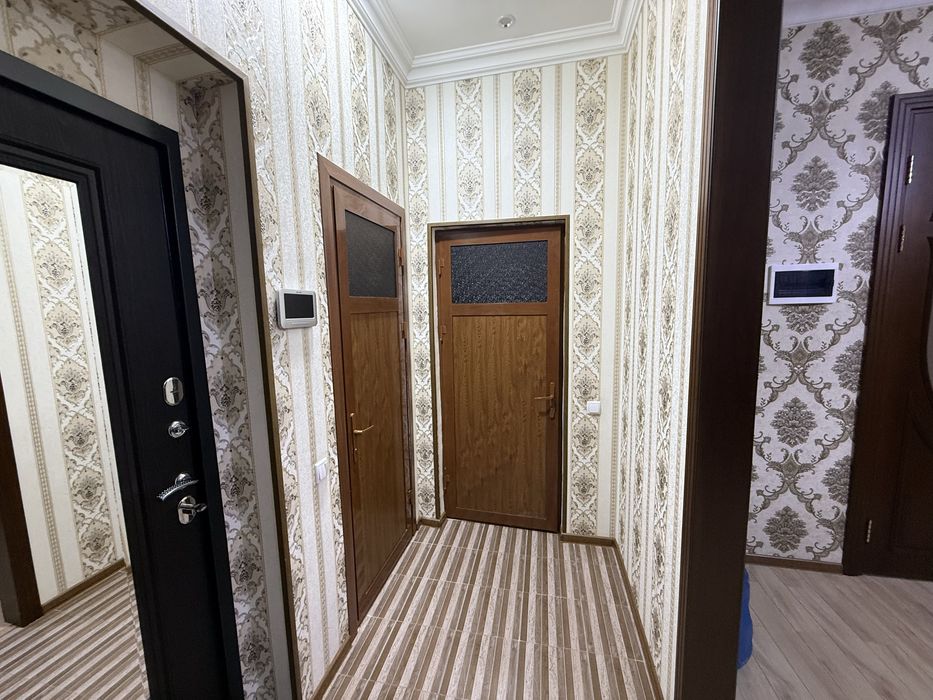 Продам 5 комнатную квартиру