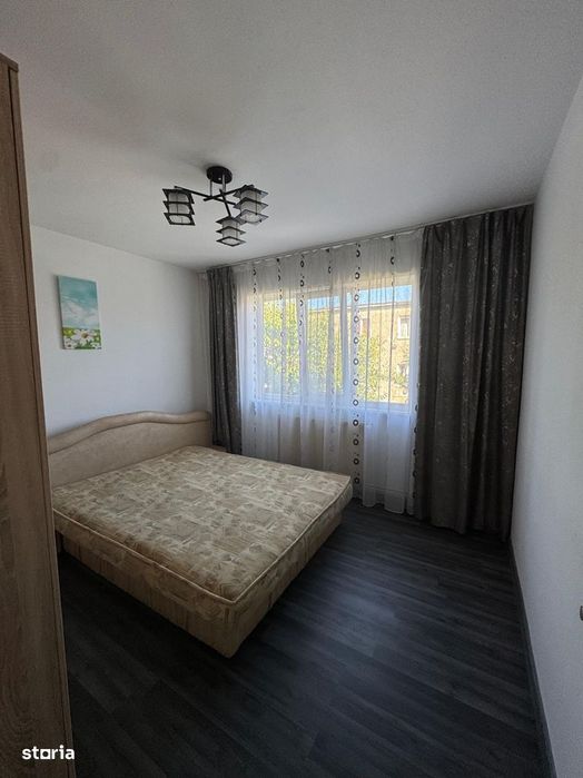 cv 160 Bd.Traian , apartament  3 camere , etaj III