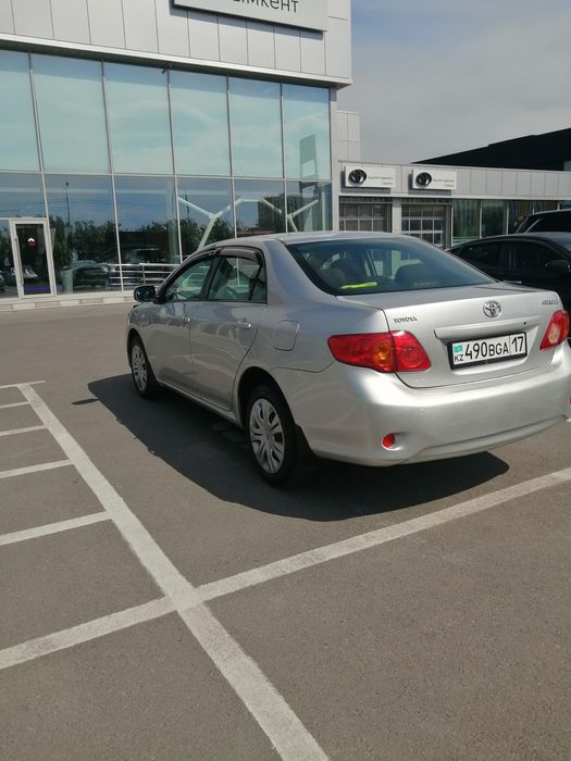 Автомобиль каролла