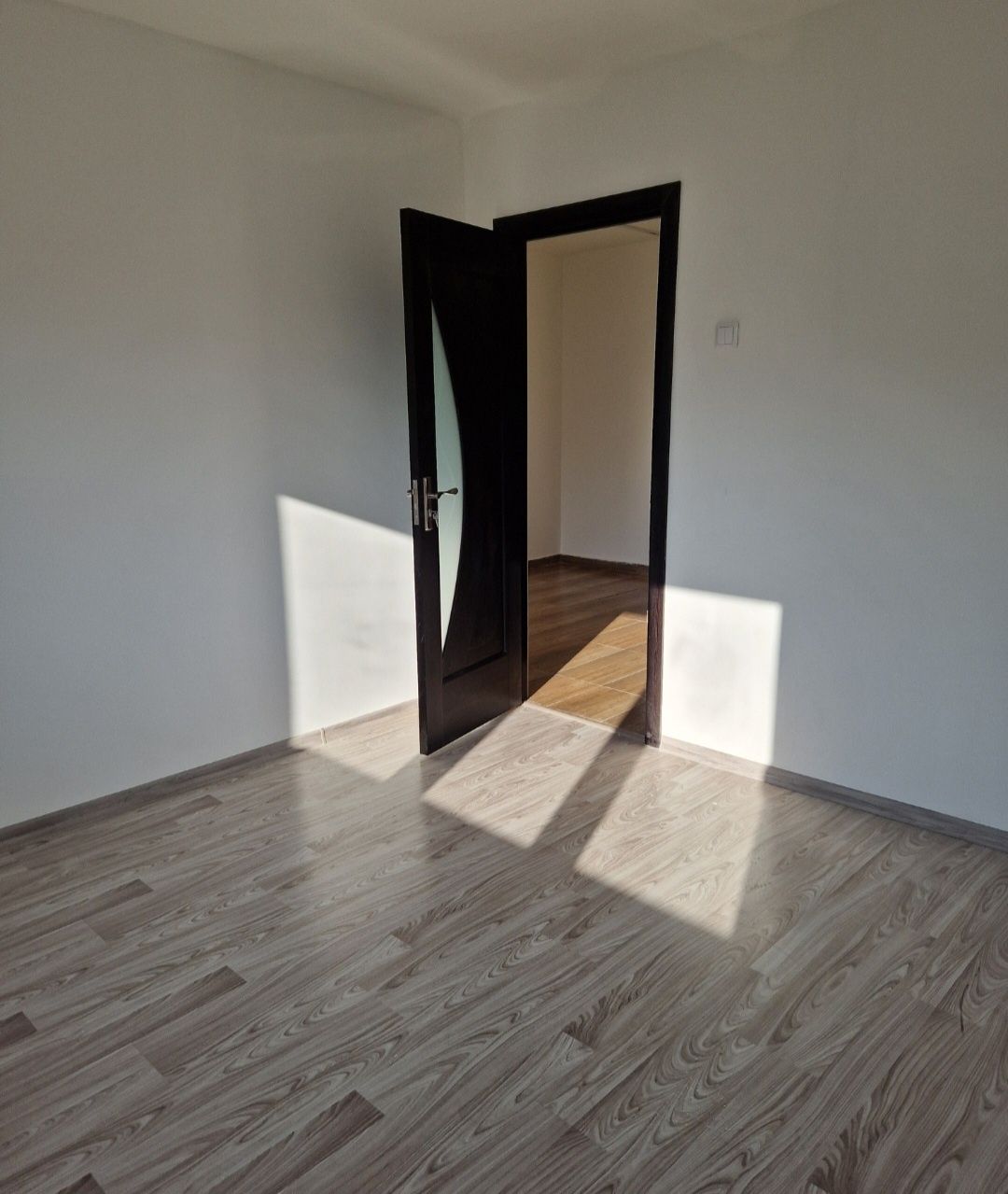 Vând Apartament Doua Camere Sighetu Marmatiei • OLX.ro