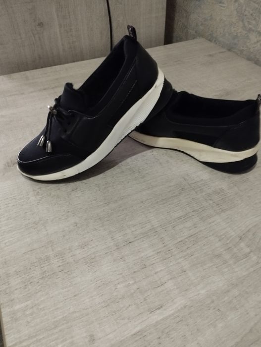 Продаётся детская обувь