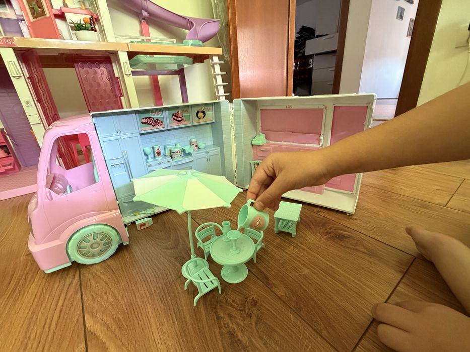 Barbie Dreamhouse original Mattel + mașină de înghețată Barbie