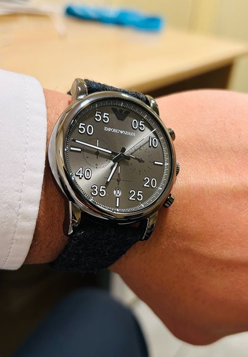 Часовник Emporio Armani