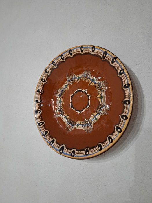 Битова чиния за стена