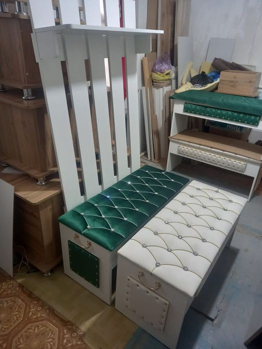 Вешалка для прихожей.Новая