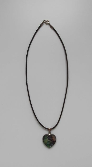 Дамско колие с минерал от Австралия