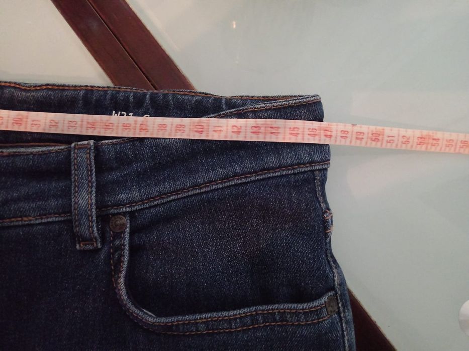 Продам новые джинсы Max Mara