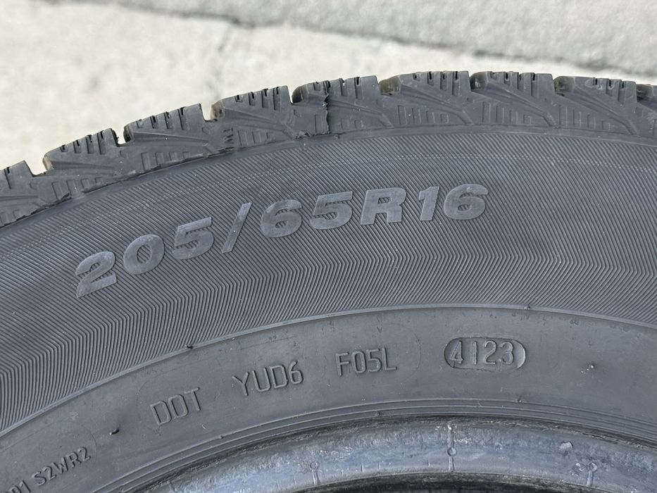 205|65 R16. Viatti Brina.