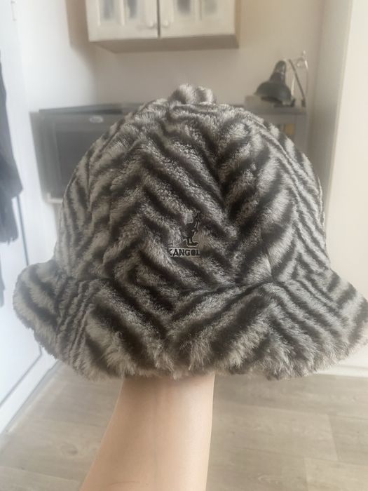 Шапка  kangol неразличима от НОВА